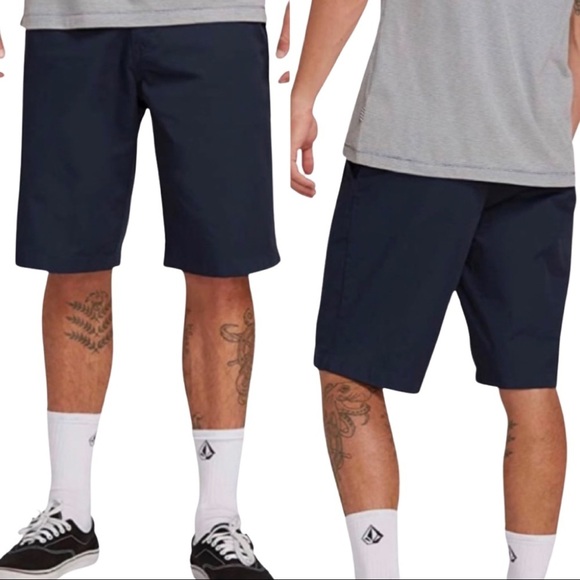 VOLCOM Frickin Stretch Shorts Navy Twill Flat Front Chino Size 32 True to This - Picture 1 of 16
